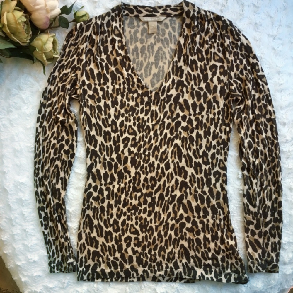 🍃Banana Republic Leopard Print Top